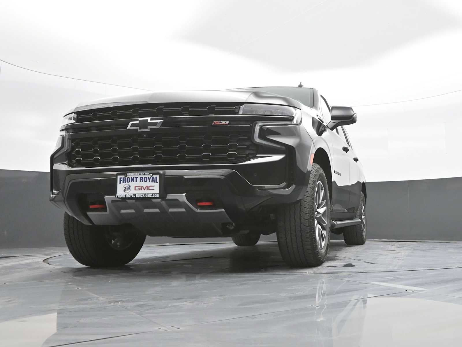 Used 2024 Chevrolet Suburban Z71 w/ Luxury Package image 37