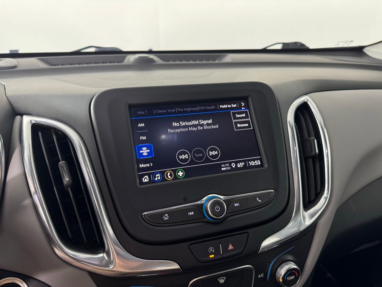 Used 2022 Chevrolet Equinox LS image 16