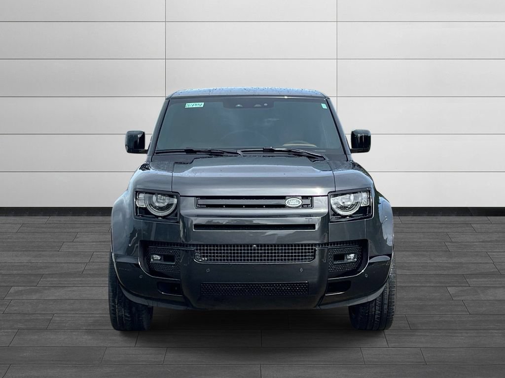 Certified 2024 Land Rover Defender 110 V8 AWD/4WD image 8