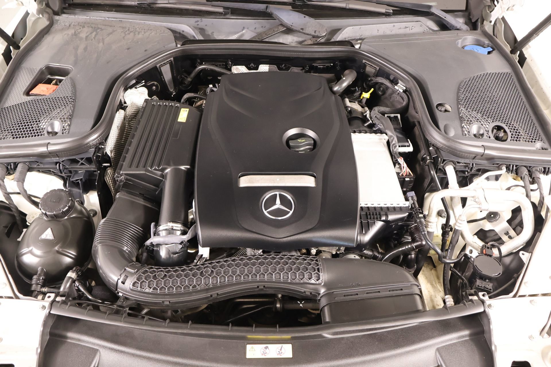 Used 2017 Mercedes-Benz E 300 4MATIC image 20