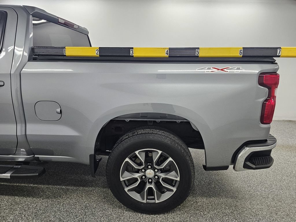 Used 2024 Chevrolet Silverado 1500 LT AWD/4WD image 9
