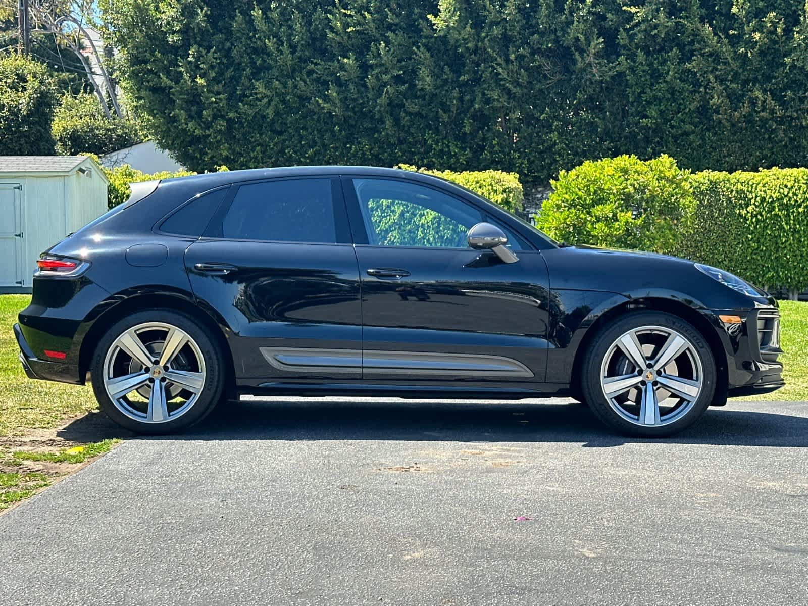 Certified 2023 Porsche Macan Turbo AWD/4WD image 9