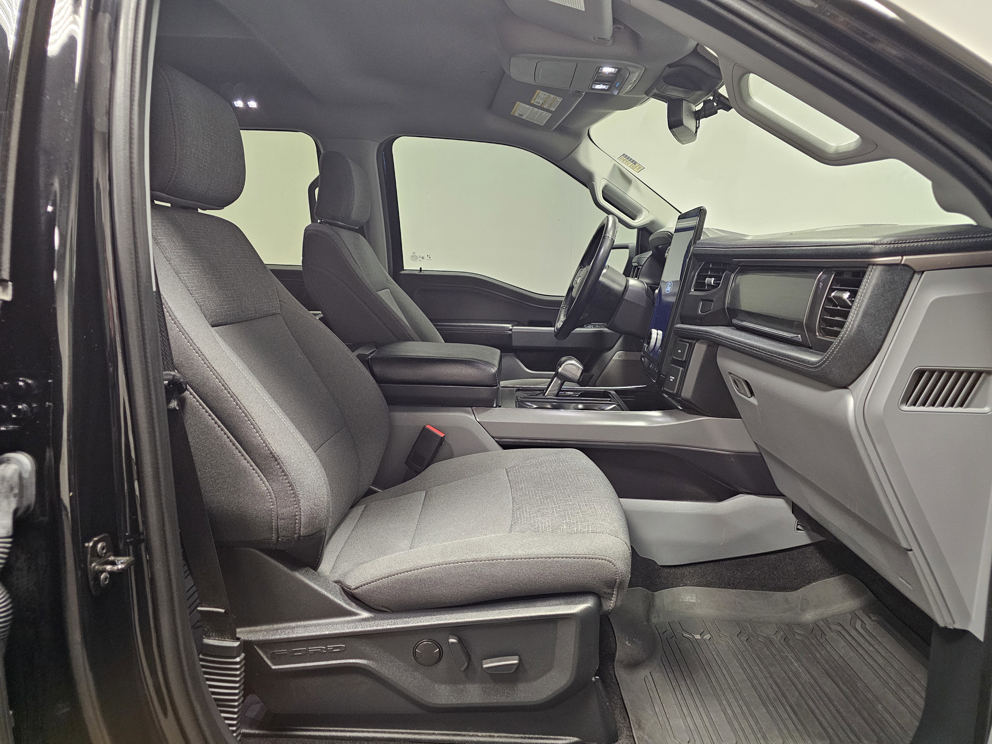 Used 2024 Ford F150 Lightning Flash image 18