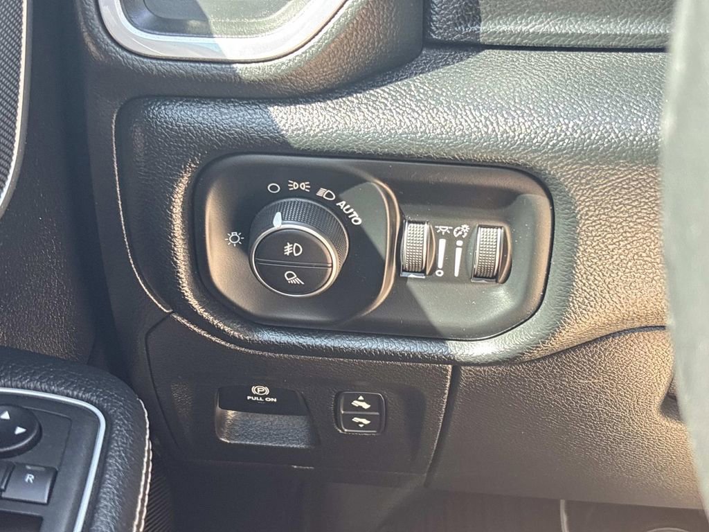 Used 2021 RAM 1500 Laramie image 24