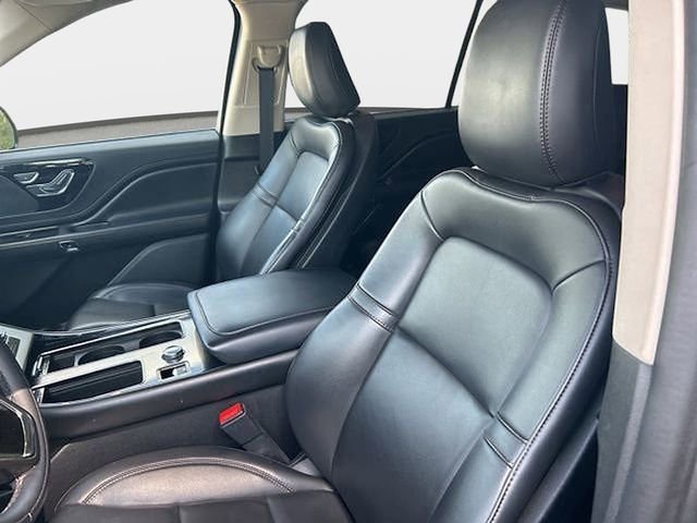 Used 2023 Lincoln Aviator AWD w/ Premium Package image 7