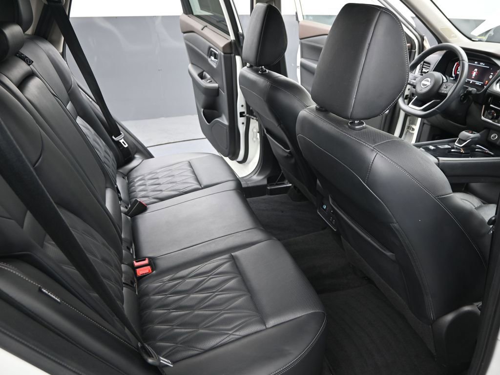 Used 2022 Nissan Rogue Platinum w/ Head-Up Display Package image 27