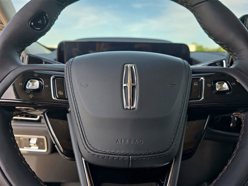 New 2025 Lincoln Aviator 2WD w/ Equipment Group 101A image 23