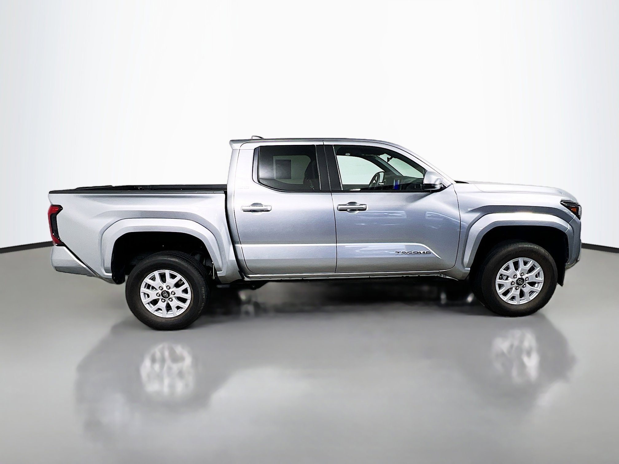 Used 2024 Toyota Tacoma SR5 RWD image 3