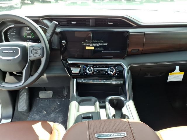 New 2026 GMC Sierra 3500 Denali Ultimate w/ LPO, Black Badging Package AWD/4WD image 13