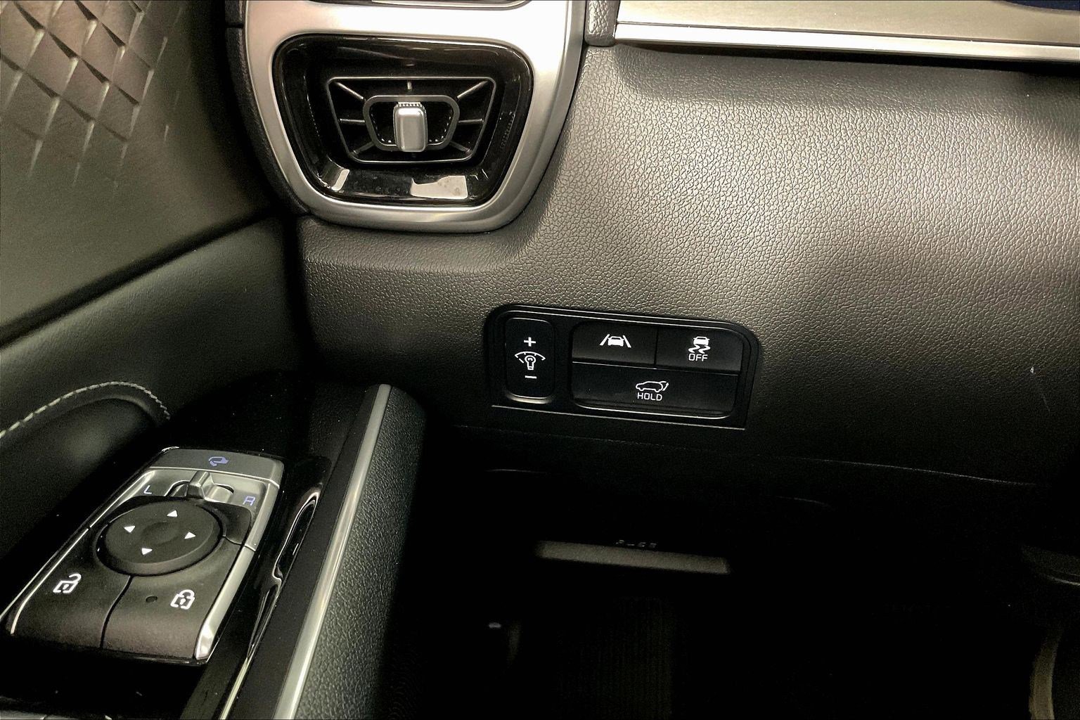 Certified 2023 Kia Sorento SX image 15