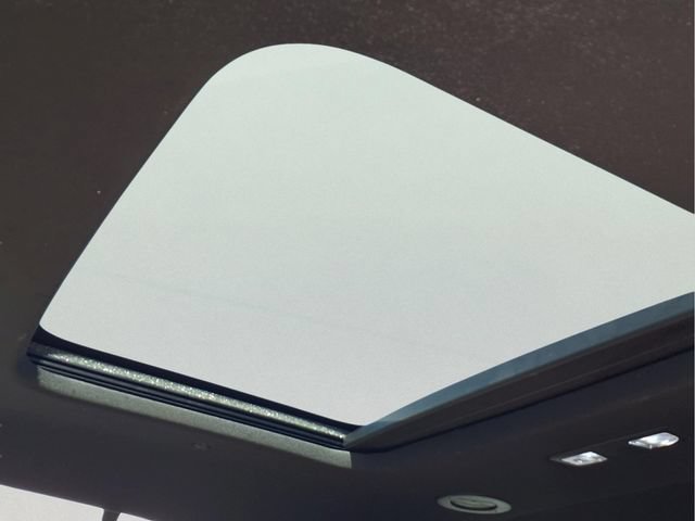 Certified 2023 Chevrolet Traverse Premier FWD image 23