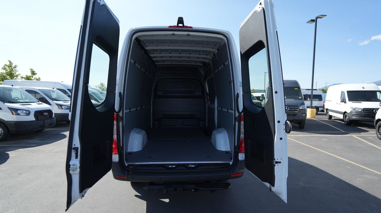 New 2025 Mercedes-Benz Sprinter 2500 image 7