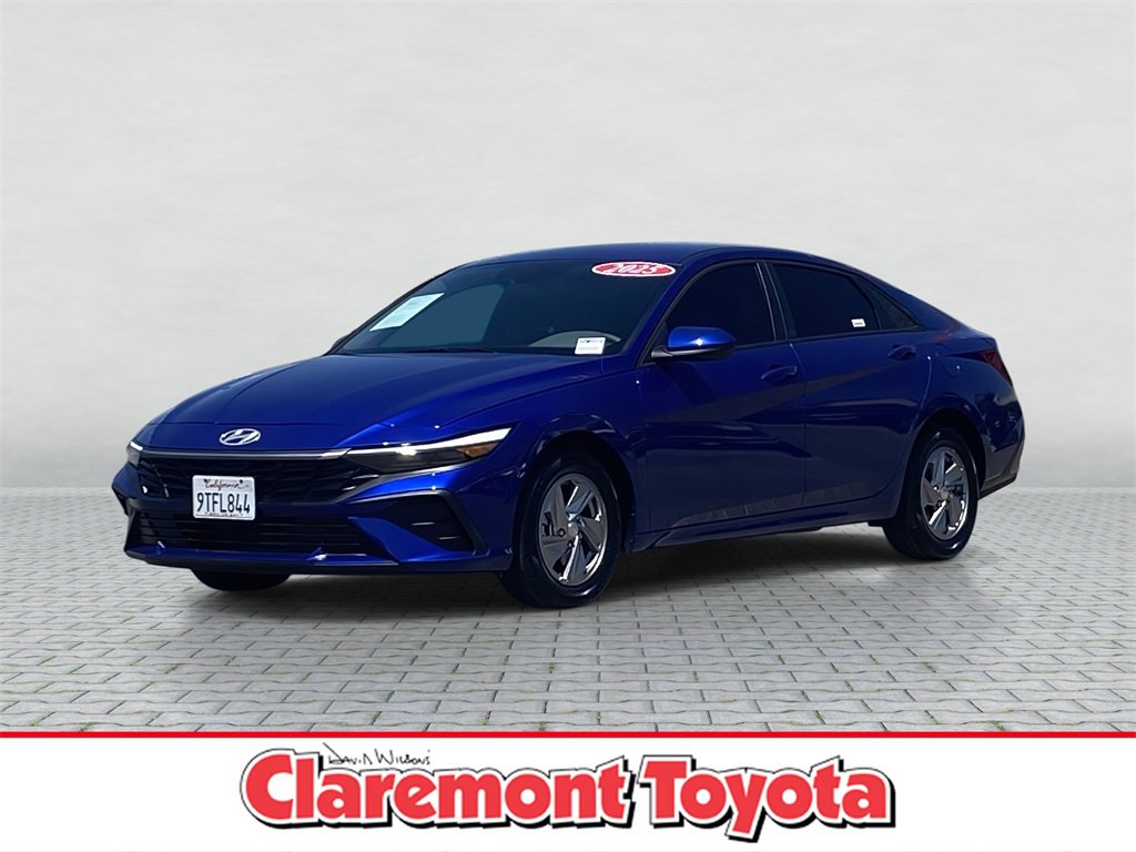Used 2025 Hyundai Elantra SE