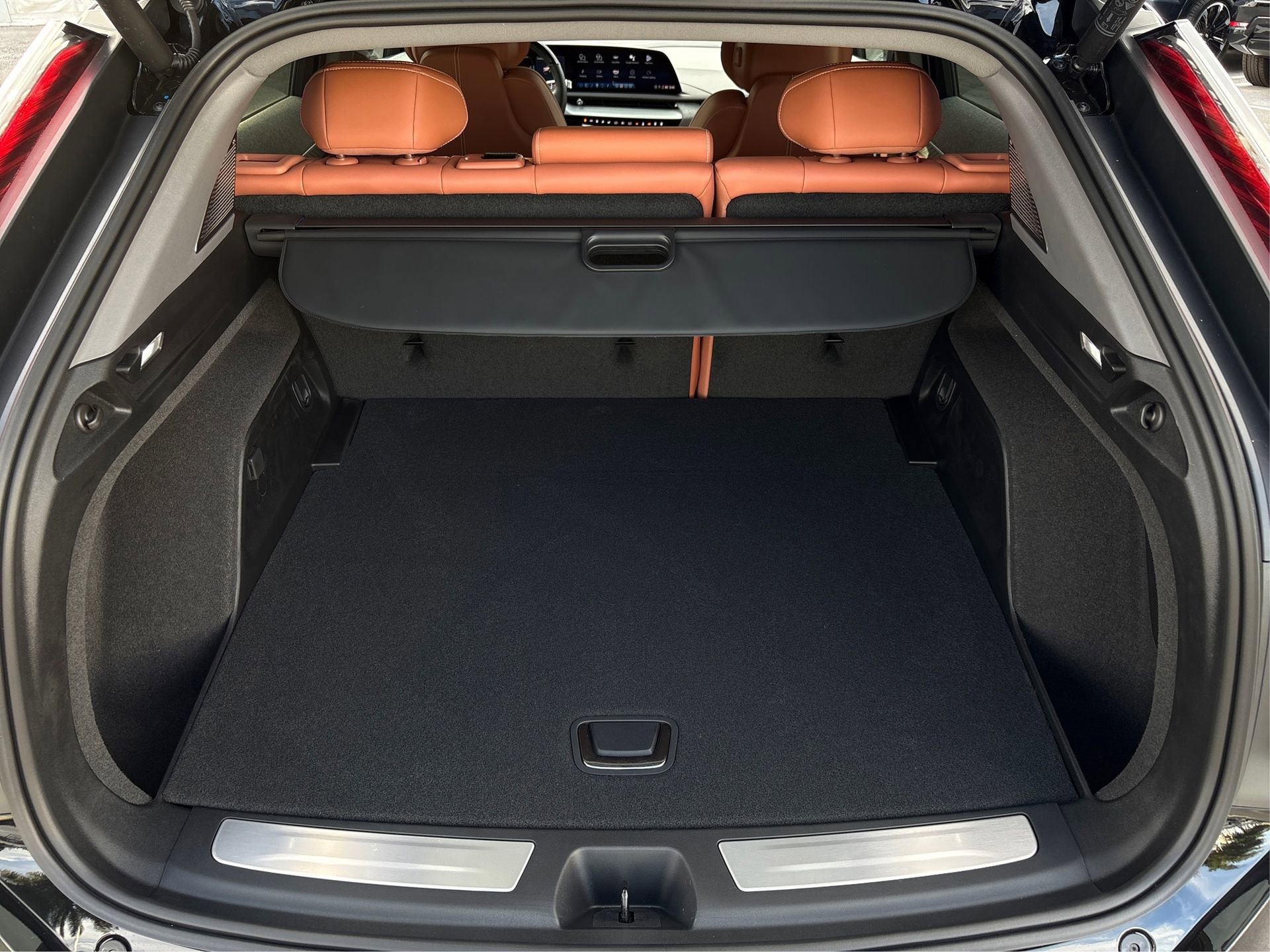 New 2025 Cadillac Optiq Luxury 2 image 11