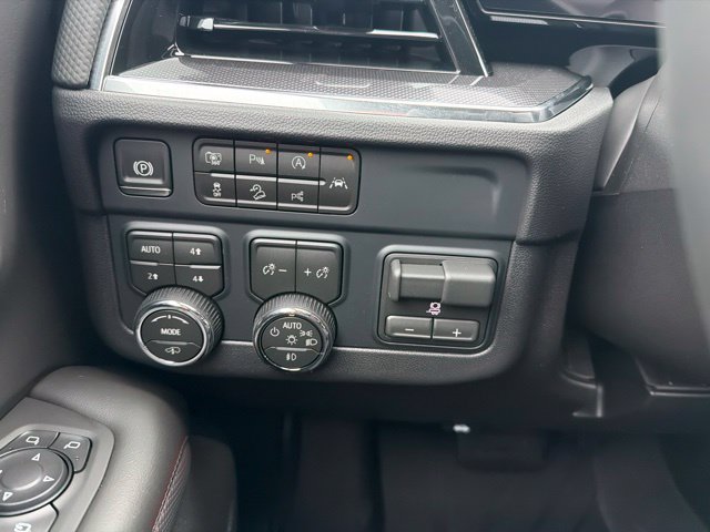 New 2026 Chevrolet Suburban RST w/ RST Capability Package AWD/4WD image 14