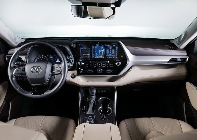 Used 2021 Toyota Highlander Platinum image 9