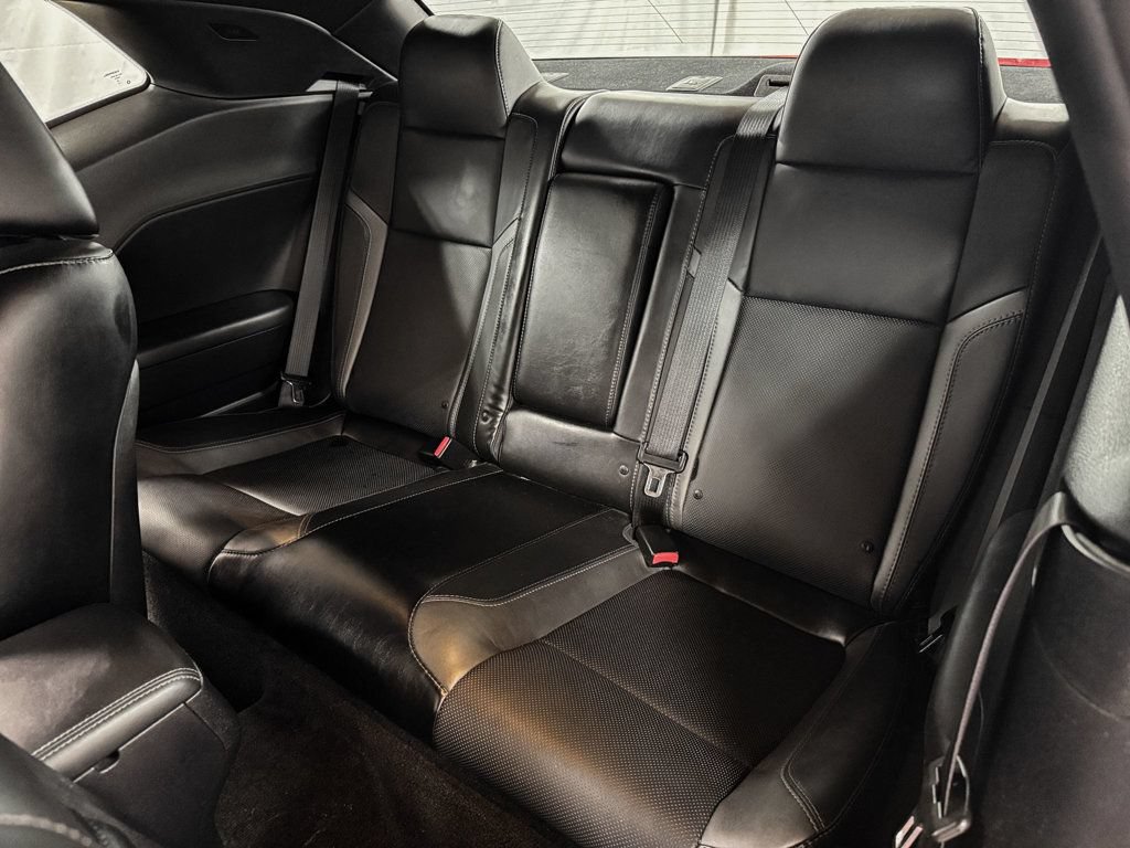 Used 2015 Dodge Challenger SXT Plus RWD image 10