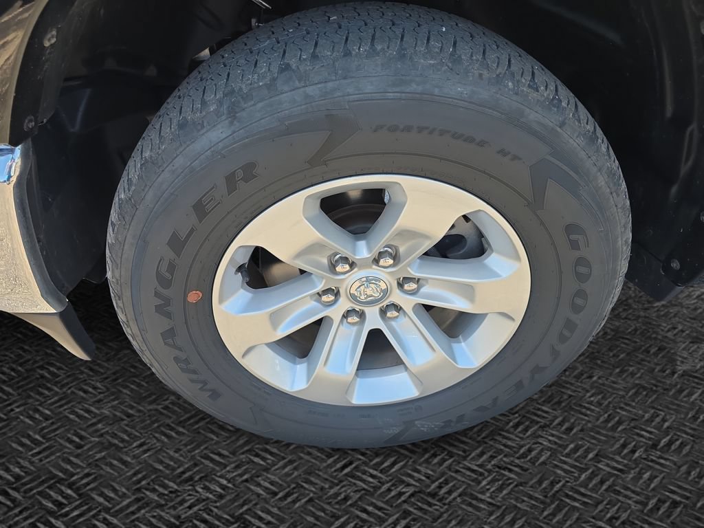 Used 2022 RAM 1500 Laramie AWD/4WD image 11