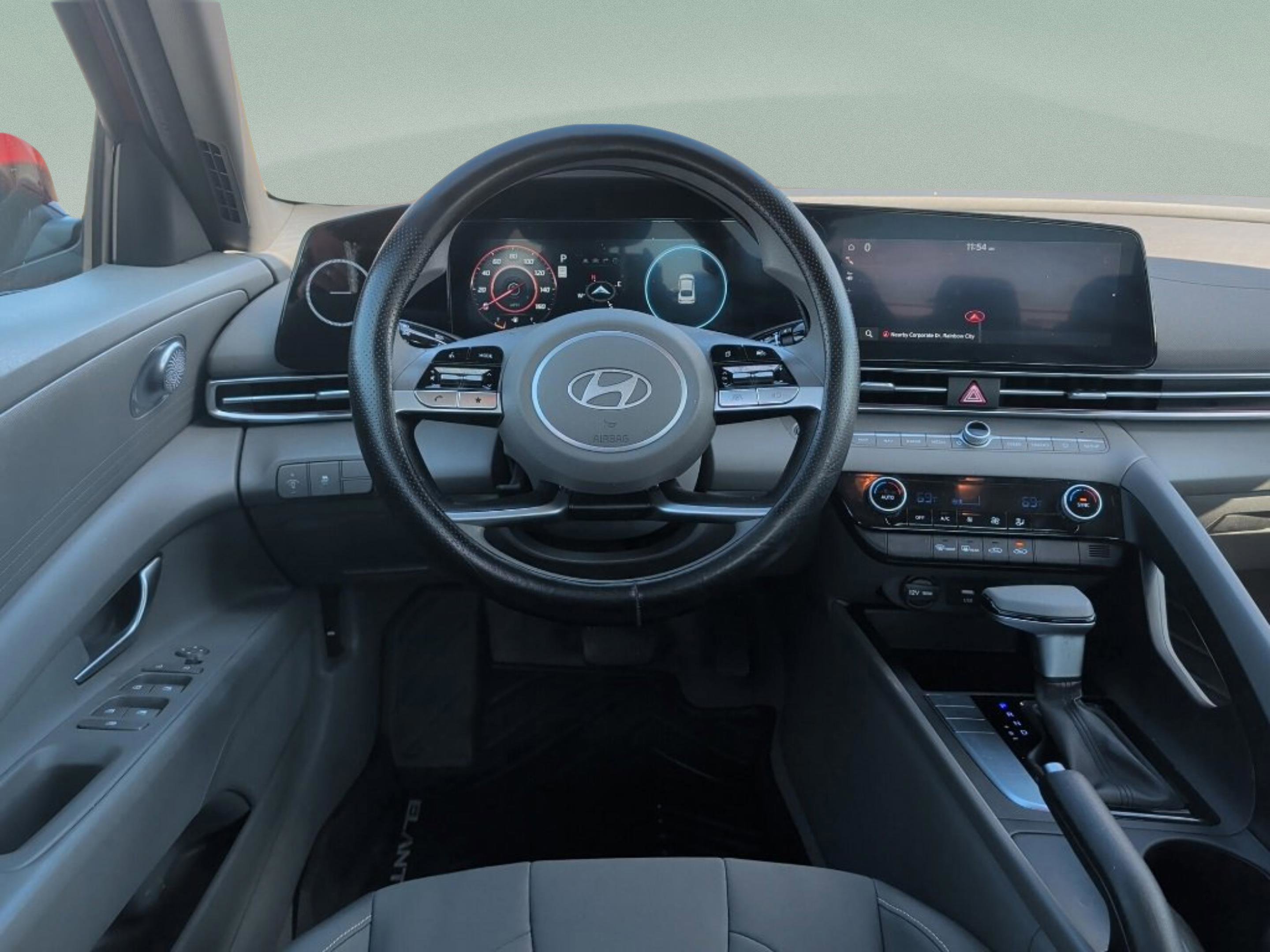 Used 2024 Hyundai Elantra SEL image 25