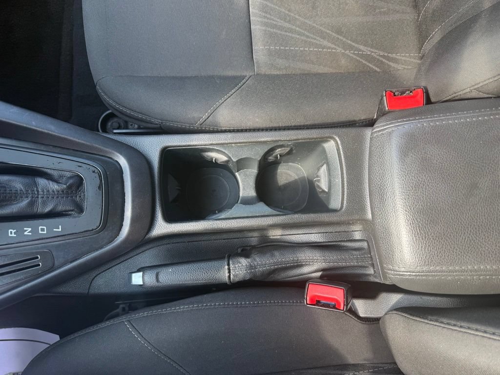 Used 2016 Ford Focus SE FWD image 29