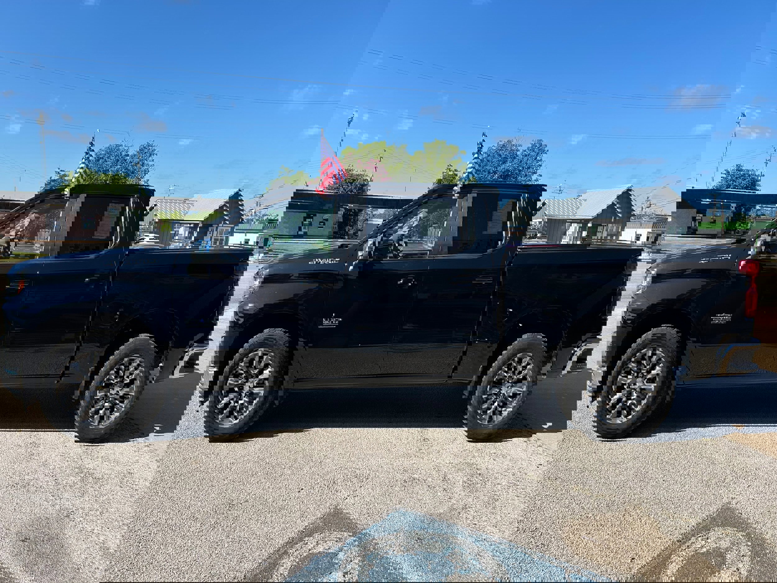 Used 2021 Chevrolet Silverado 1500 LT w/ Texas Edition Plus image 3