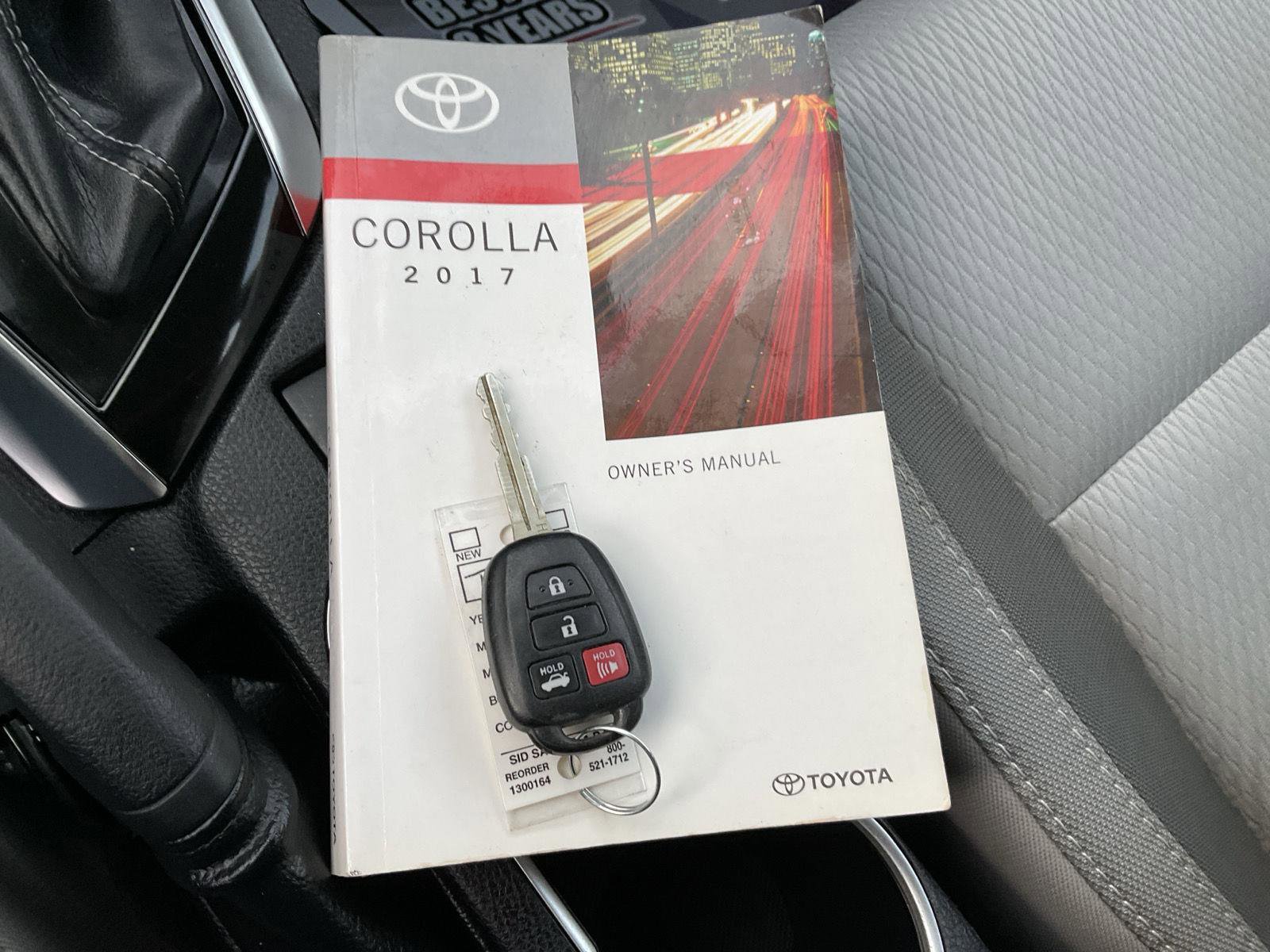 Used 2017 Toyota Corolla LE w/ Carpet Mat Package (TMS) image 20