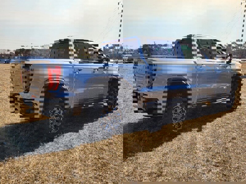 Used 2024 GMC Sierra 1500 AT4X image 12