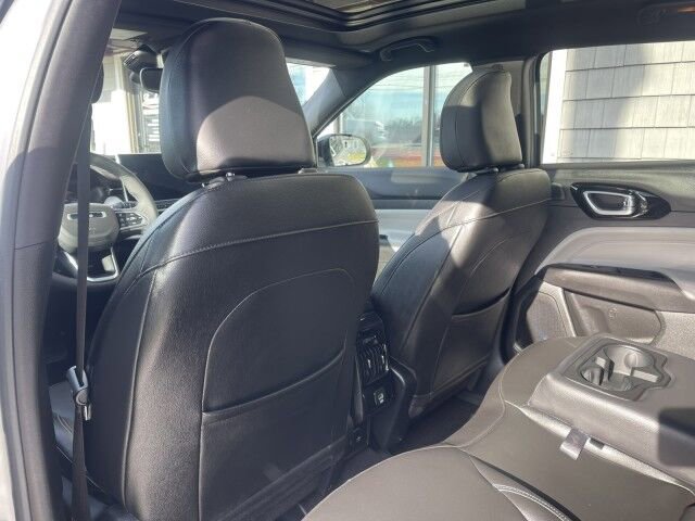 Used 2025 Jeep Compass Limited w/ Sun & Sound Group image 15