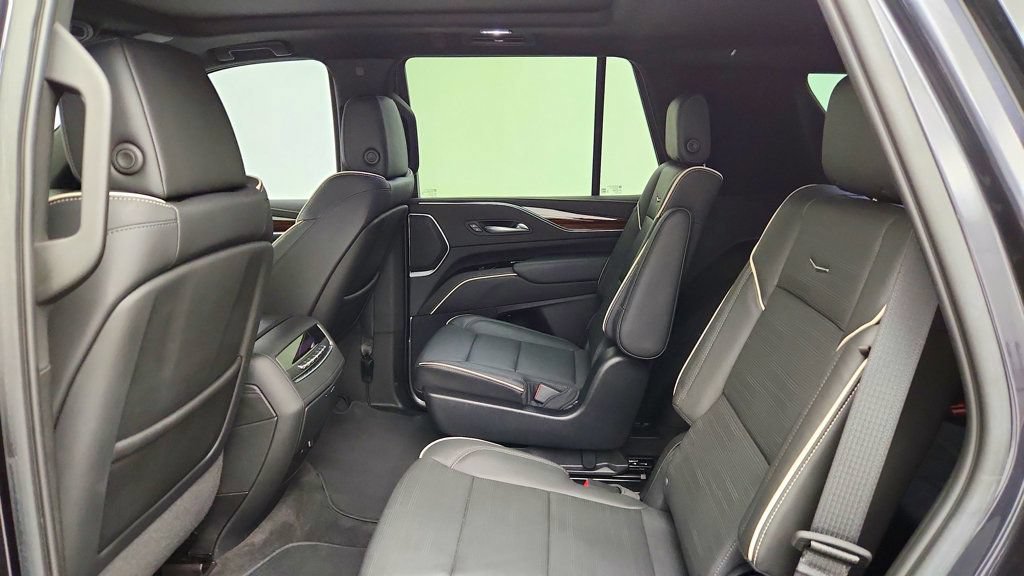 Used 2022 Cadillac Escalade Premium Luxury w/ Performance Package AWD/4WD image 23