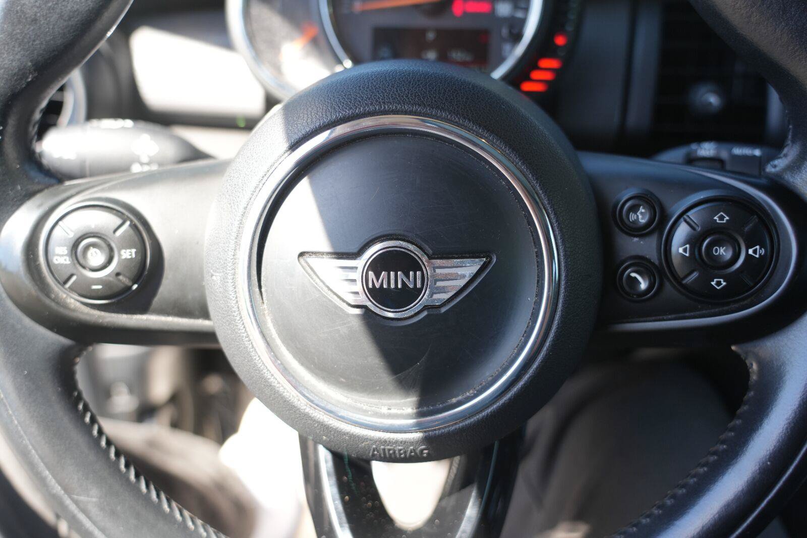 Used 2017 MINI Cooper 2-Door Hardtop FWD image 13
