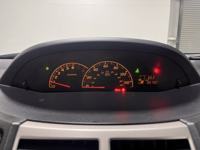 Used 2010 Toyota Yaris 2-Door Hatchback image 21