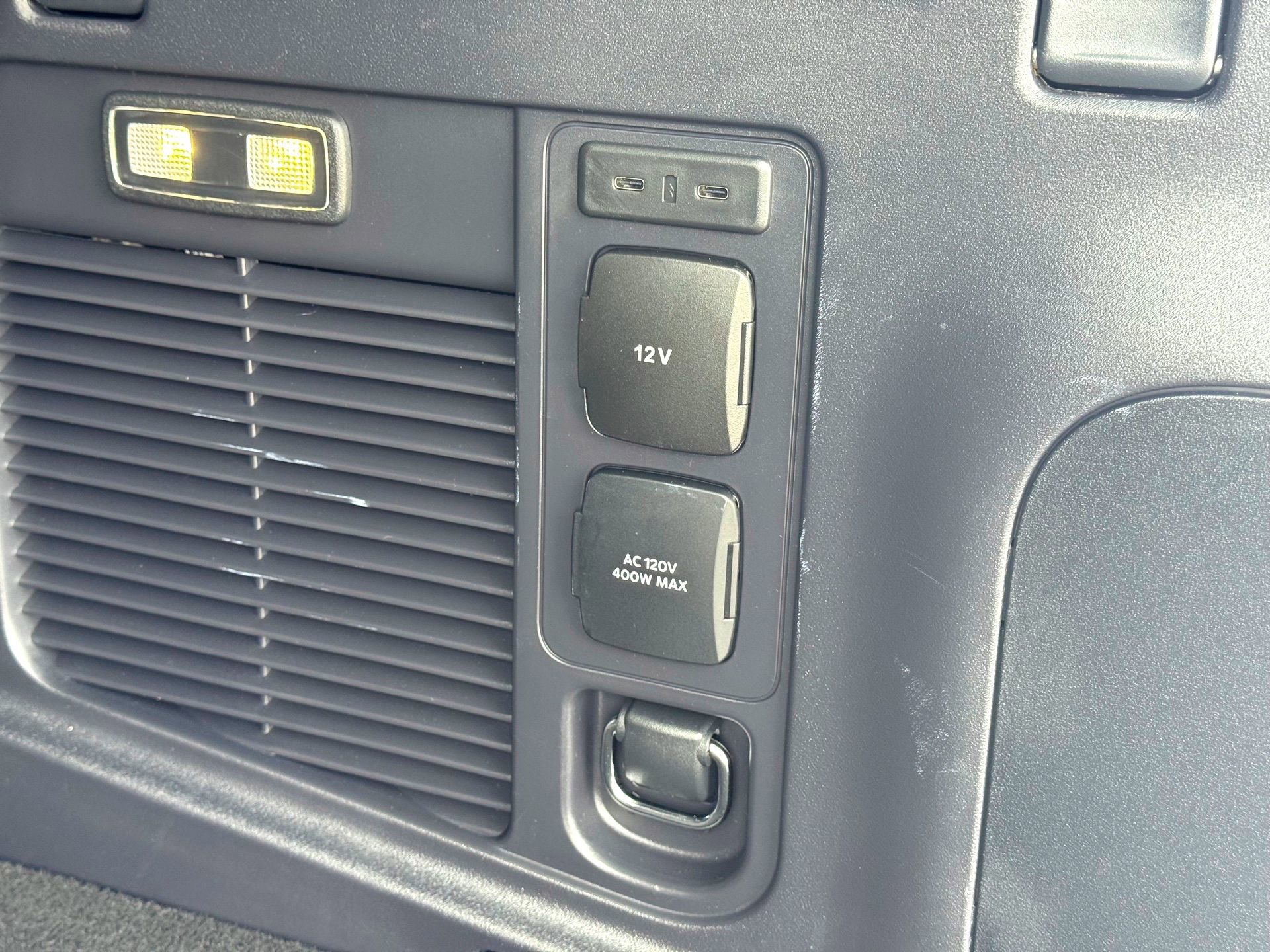 Used 2025 Lincoln Navigator Reserve w/ Jet Appearance Package image 9