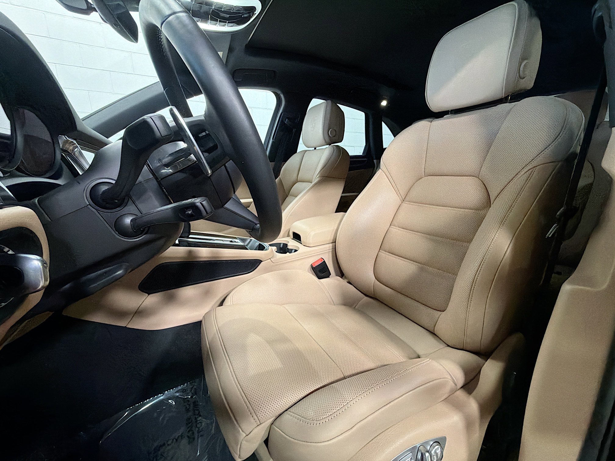 Certified 2026 Porsche Macan image 5