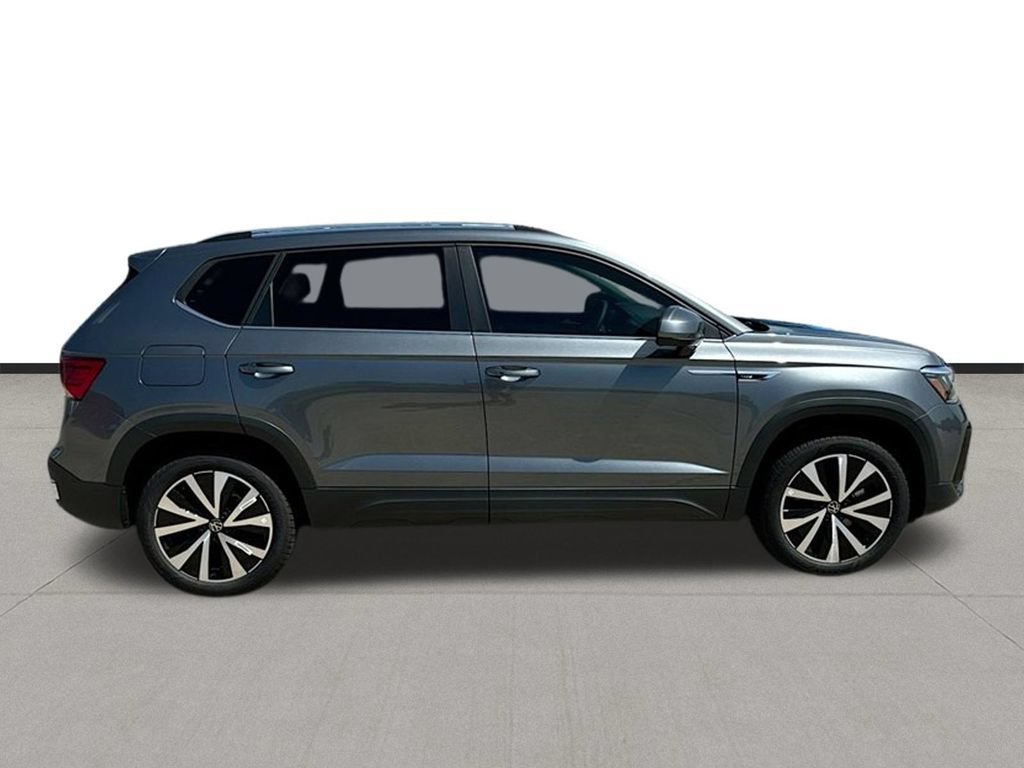 Used 2024 Volkswagen Taos SE FWD image 7
