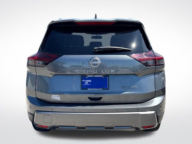 Used 2024 Nissan Rogue SL image 4