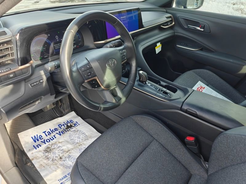 Used 2023 Toyota Crown XLE image 12