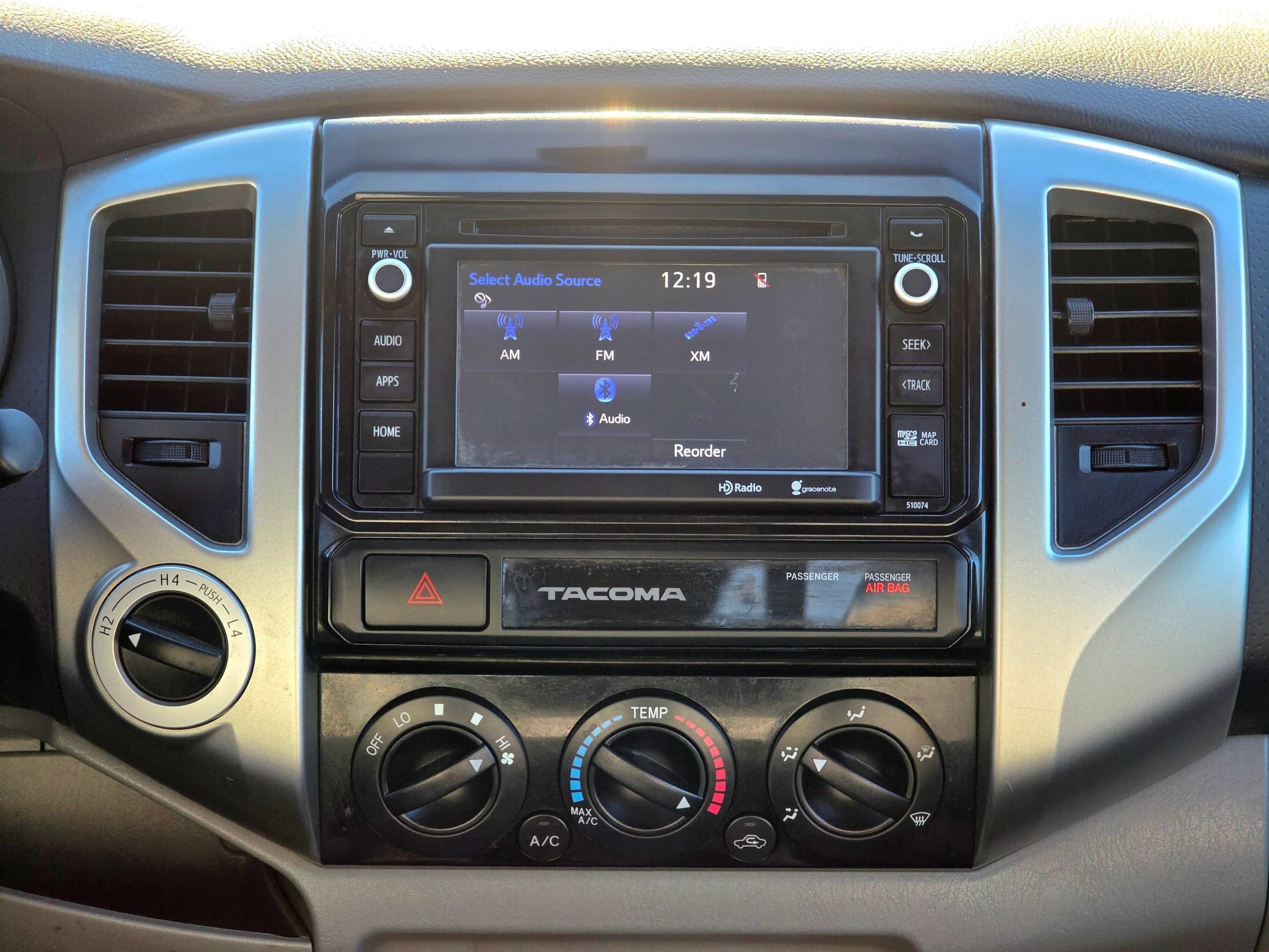 Used 2015 Toyota Tacoma 4x4 Double Cab w/ TRD Sport Package image 18