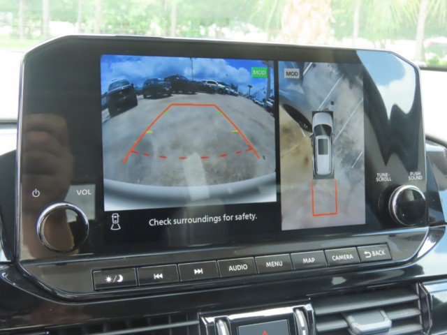Used 2024 Nissan Pathfinder Platinum w/ Lighting Package (N93) FWD image 31