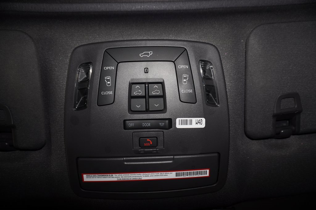 Used 2021 Toyota Sienna Platinum image 21