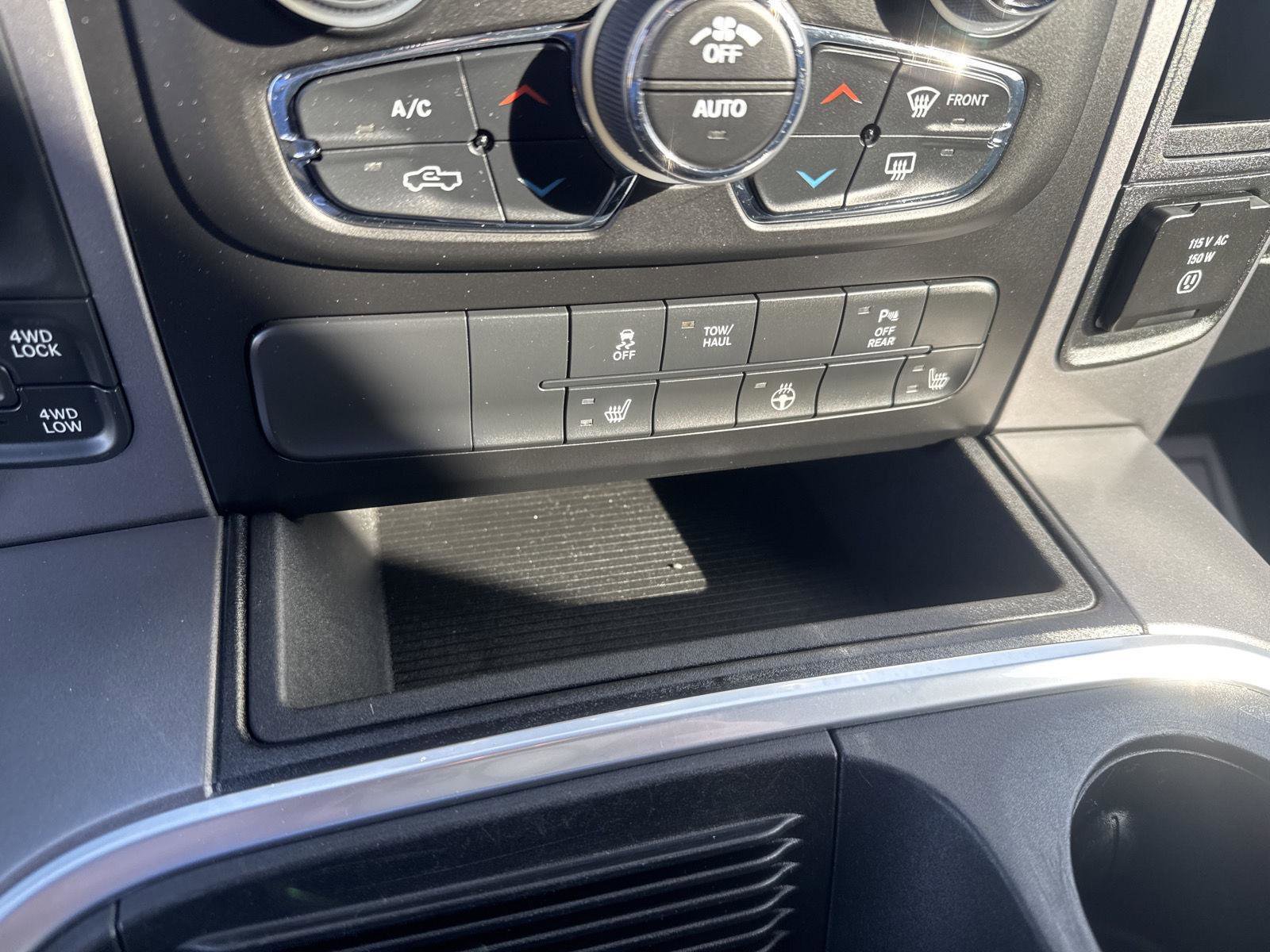 Used 2022 RAM 1500 Classic Warlock w/ Ceramic Gray Warlock Package AWD/4WD image 27