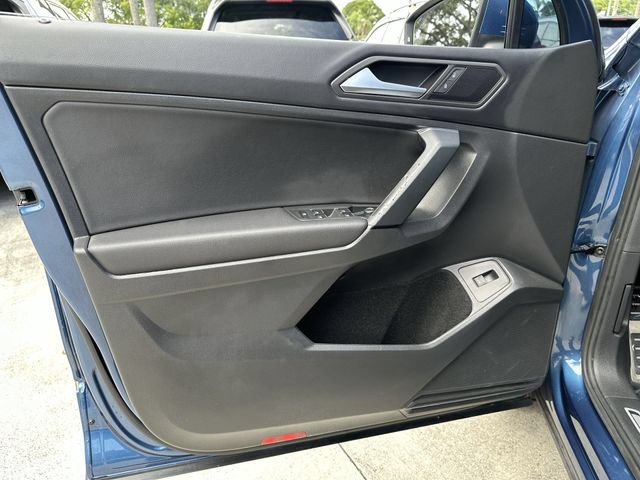Used 2019 Volkswagen Tiguan SEL R-Line AWD/4WD image 13