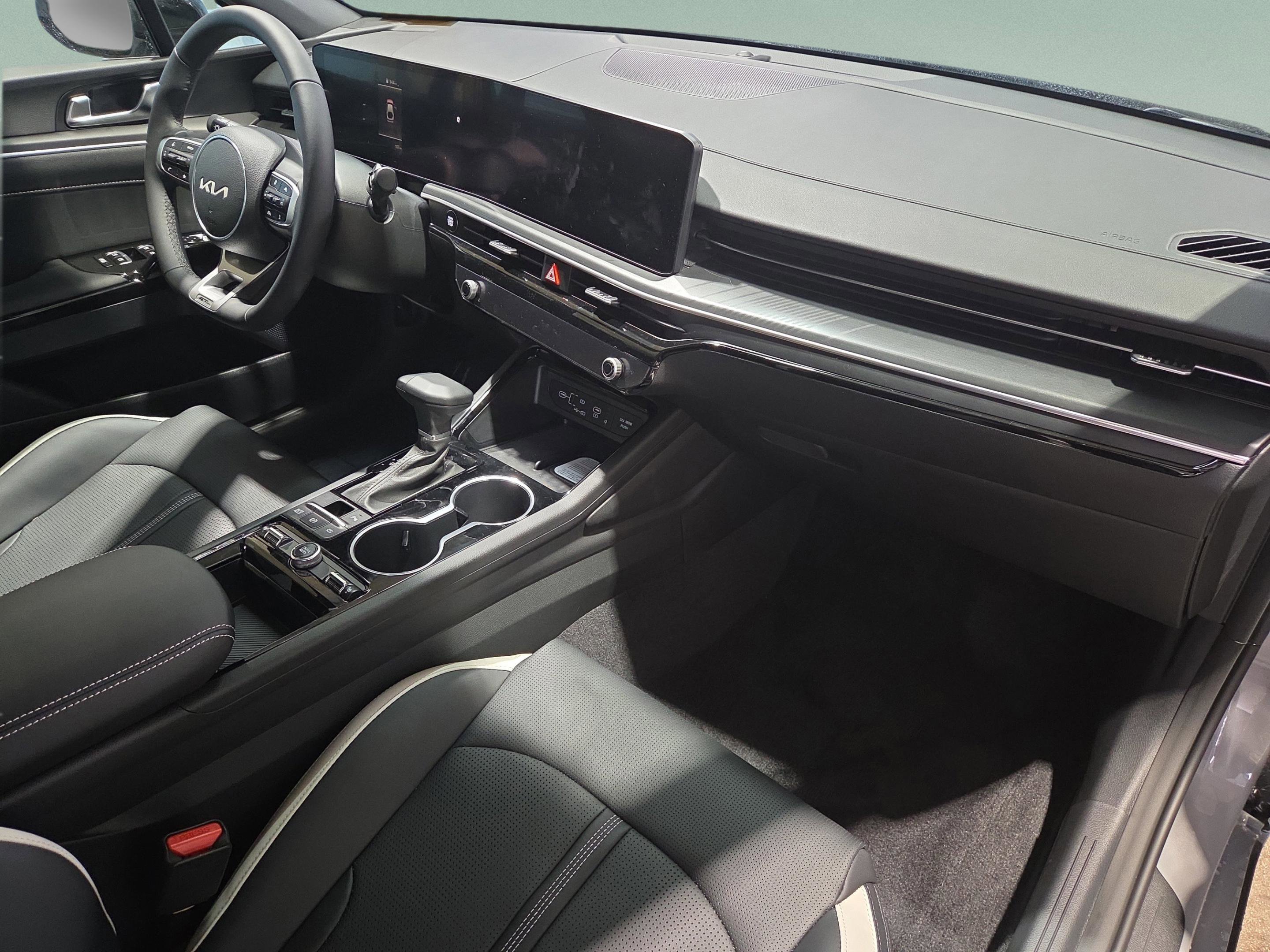 Used 2026 Kia K5 GT-Line image 36