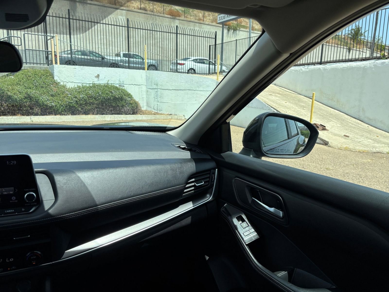 Used 2025 Nissan Rogue SV AWD/4WD image 37