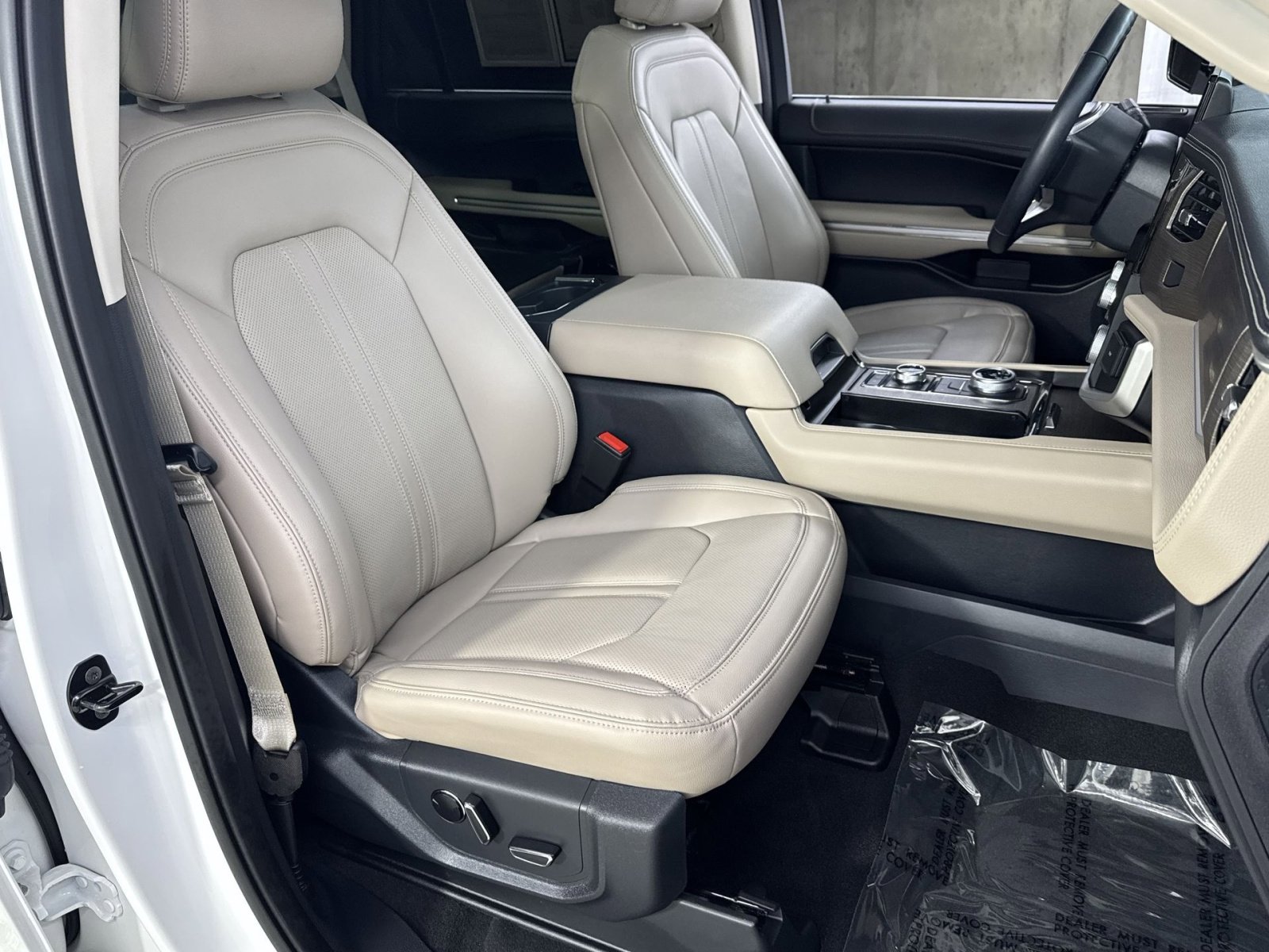 Used 2024 Ford Expedition Limited image 33