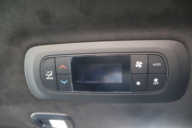 New 2027 Chrysler Pacifica Pinnacle w/ Theater Group FWD image 10
