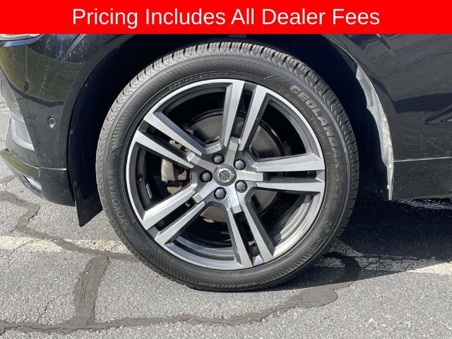 Used 2018 Volvo XC60 T5 Momentum w/ Vision Package AWD/4WD image 9