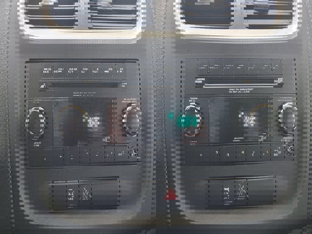 Used 2013 Dodge Avenger SE image 20