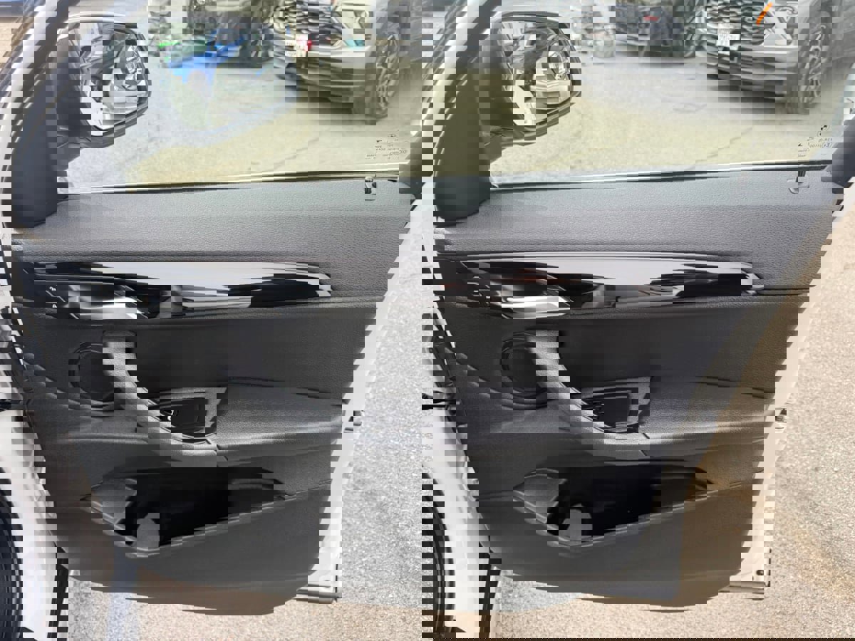 Used 2018 BMW X1 sDrive28i image 16