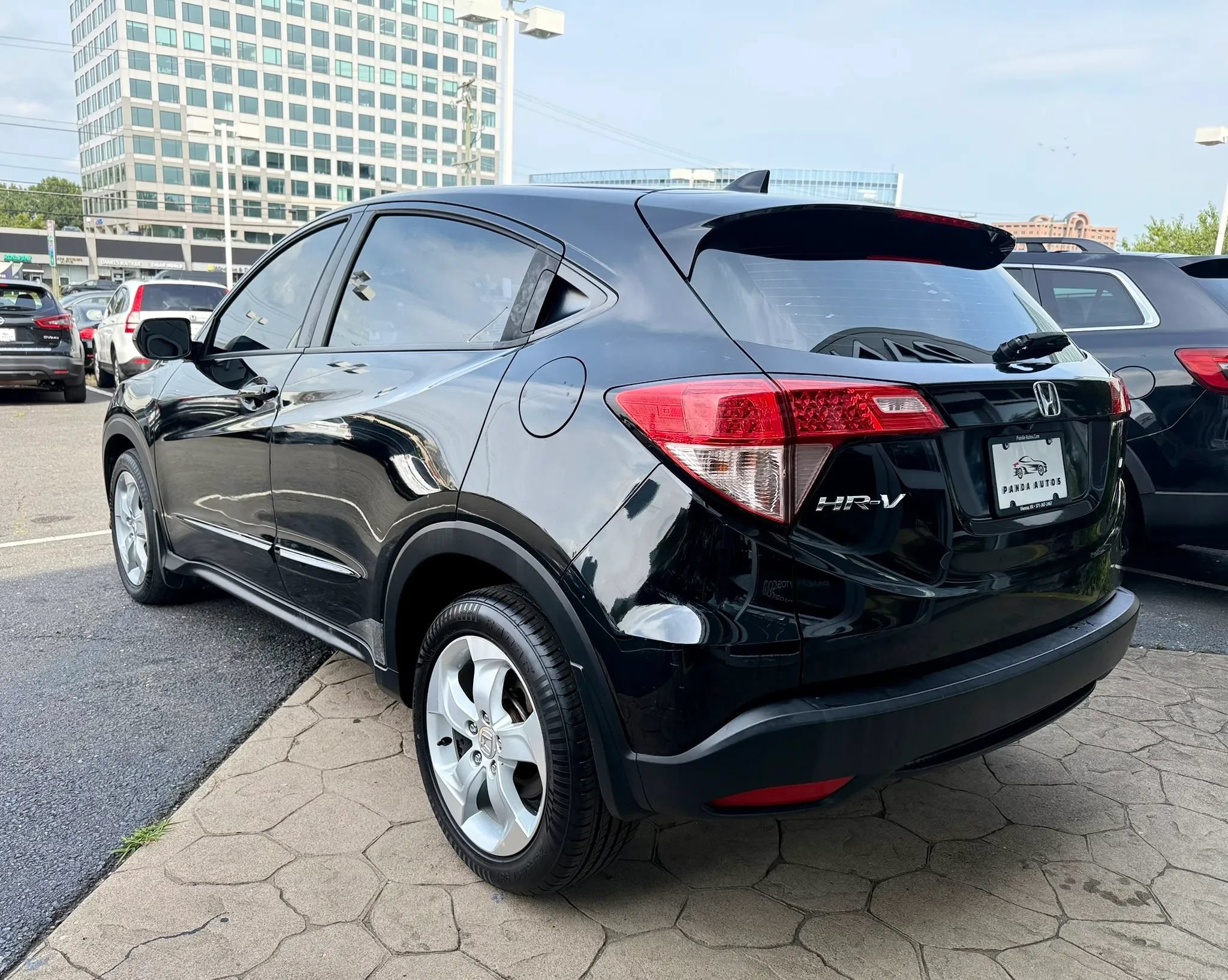 Used 2016 Honda HR-V LX image 5
