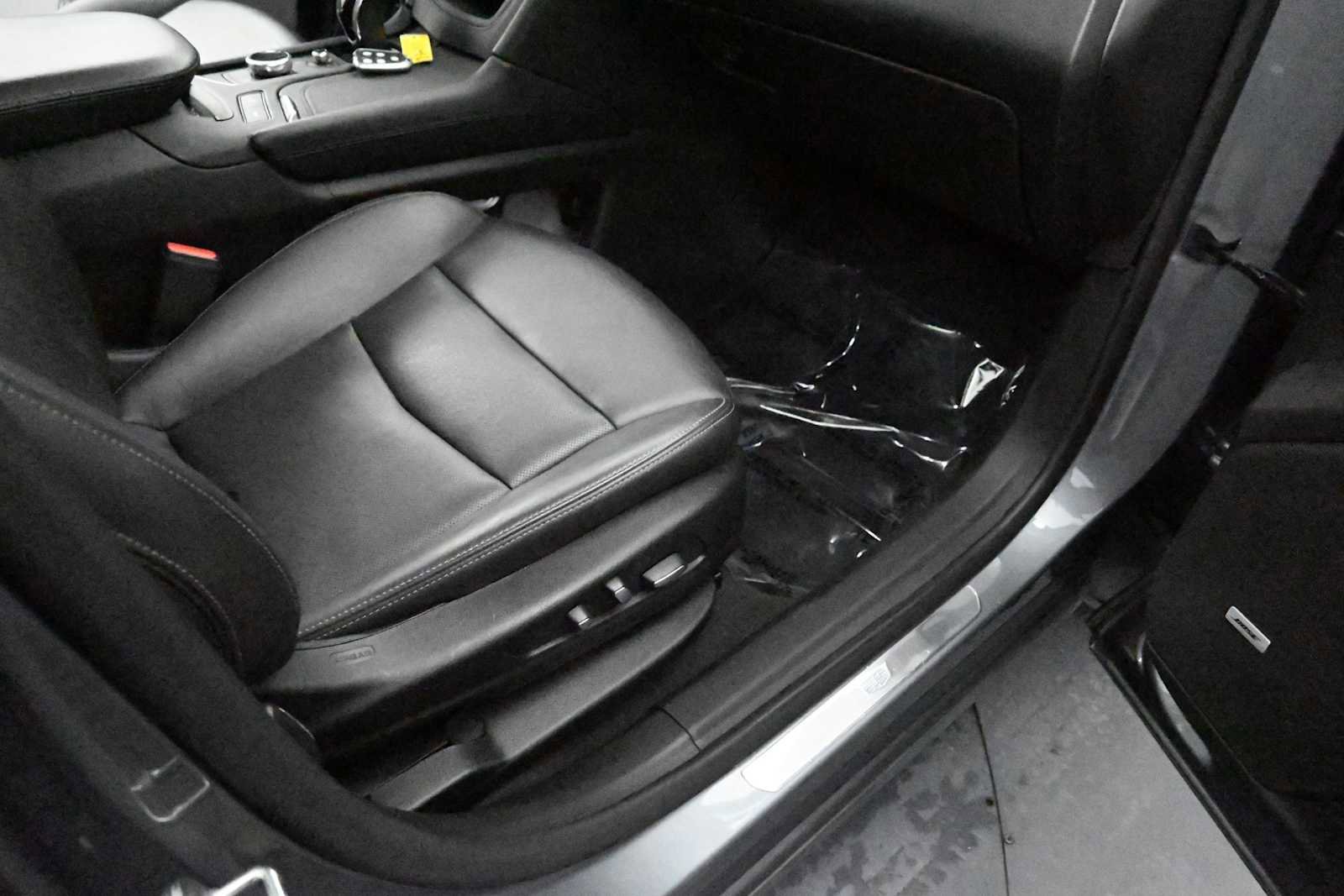 Used 2022 Cadillac XT6 Premium Luxury AWD/4WD image 36